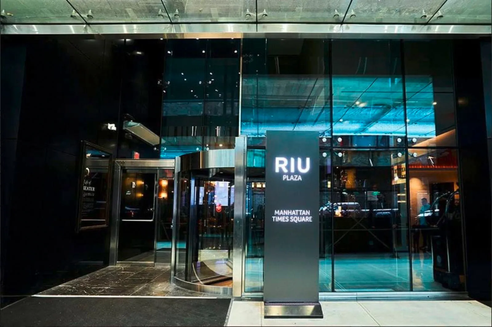 Pre/Post Riu Plaza Manhattan Times Square Pre/Post Riu Plaza Manhattan Times Square