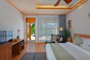 BRENNIA KOTTEFARU – Maldive