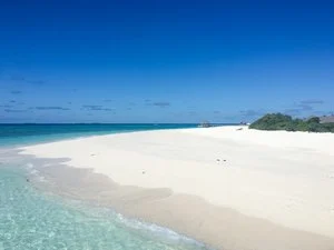 BRENNIA KOTTEFARU – Maldive
