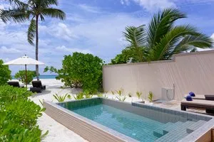 BRENNIA KOTTEFARU – Maldive