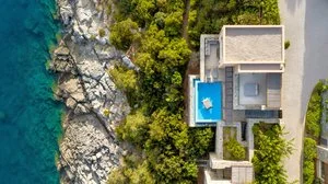 DAIOS COVE LUXURY RESORT & VILLAS – Vathi
