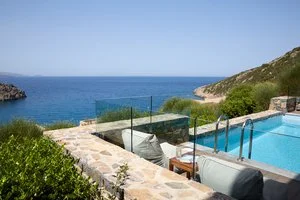 DAIOS COVE LUXURY RESORT & VILLAS – Vathi