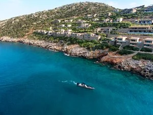 DAIOS COVE LUXURY RESORT & VILLAS – Vathi