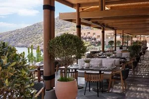 DAIOS COVE LUXURY RESORT & VILLAS – Vathi