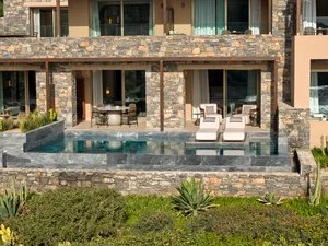 DAIOS COVE LUXURY RESORT & VILLAS – Vathi