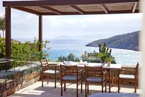 DAIOS COVE LUXURY RESORT & VILLAS – Vathi
