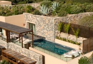 DAIOS COVE LUXURY RESORT & VILLAS – Vathi