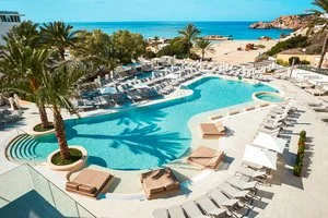 INSOTEL TARIDA BEACH RESORT & SPA – Urbanització Cala Tarida