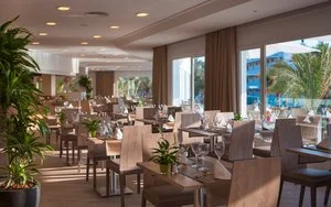 INSOTEL TARIDA BEACH RESORT & SPA – Urbanització Cala Tarida