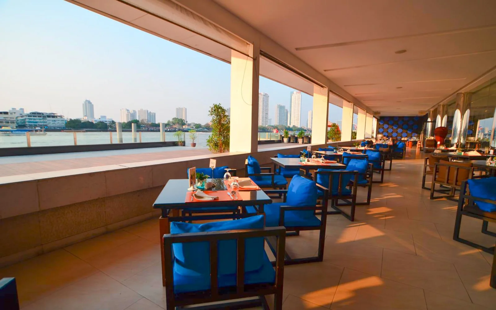 Ramada Plaza Menam Riverside 