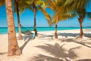 COUPLES SWEPT AWAY – Giamaica