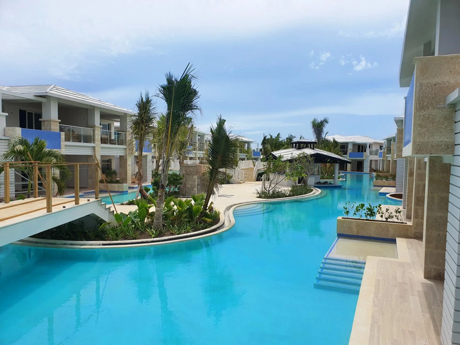 Margaritaville Island Reserve Cap Cana Wave - Camera Beachfront Honeymoon Swim Up Suite