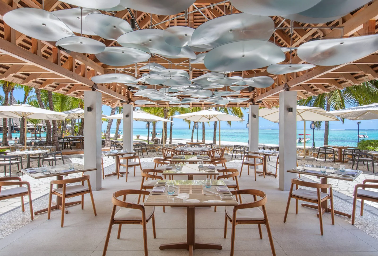 Paradis Beachcomber Golf Resort & Spa 