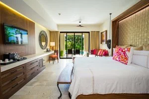Camera Junior Suite Swim Out