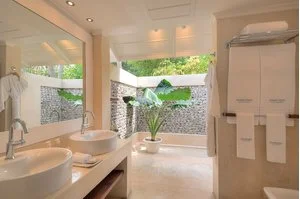 DIAMONDS THUDUFUSHI – Maldive