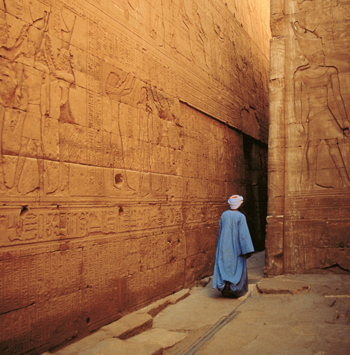 Nefertiti Dahabeya El Hanem - Edfu