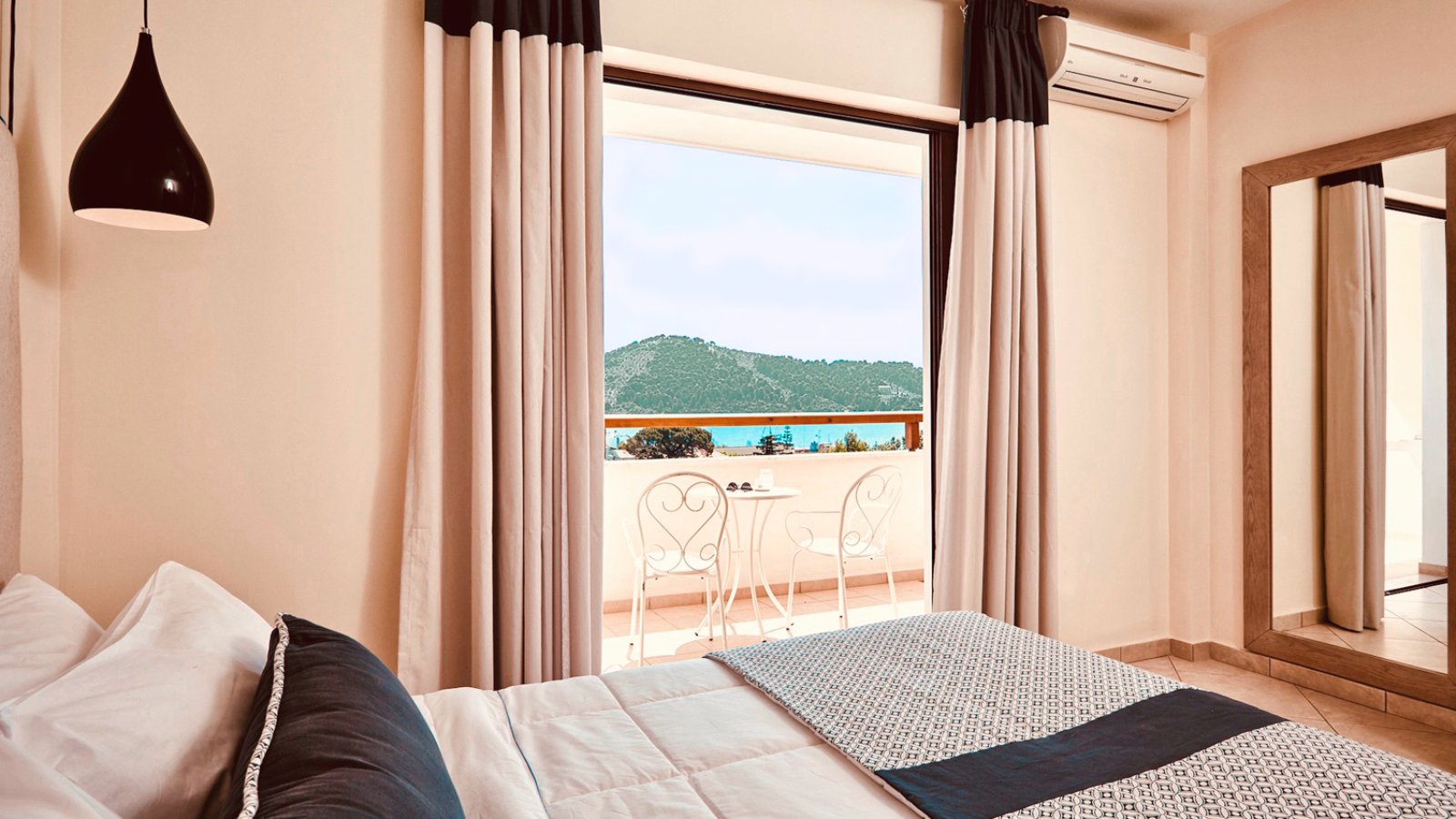 Skiathos Living - Deluxe Suite Vista Mare