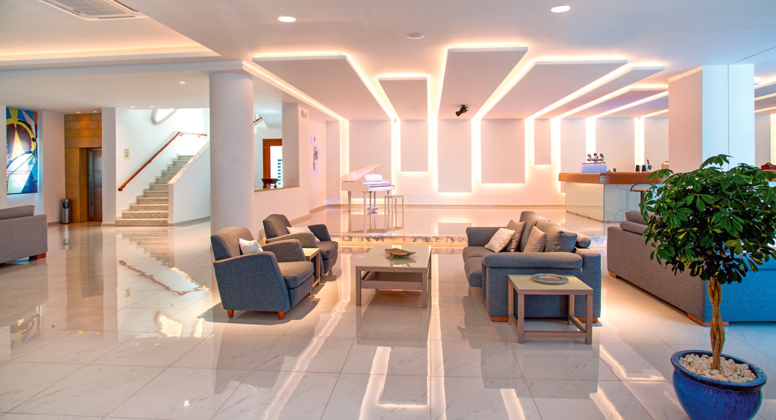 Alpiselect Mediterranean Beach - Lobby