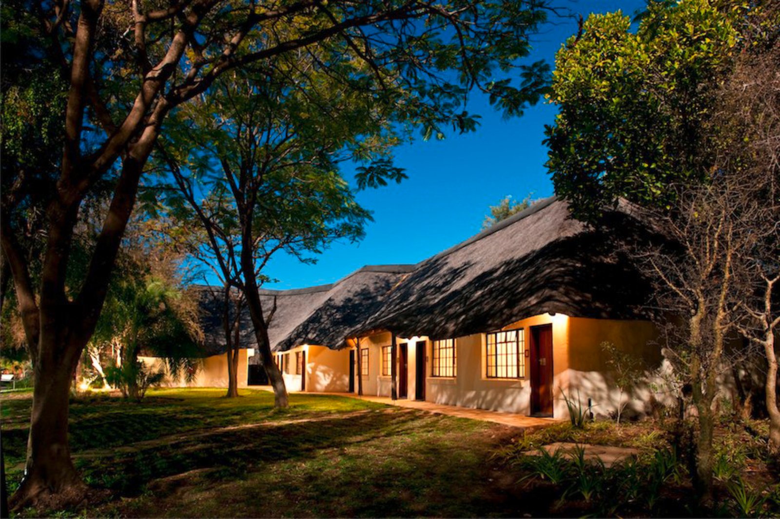 Mokuti Safari Lodge 