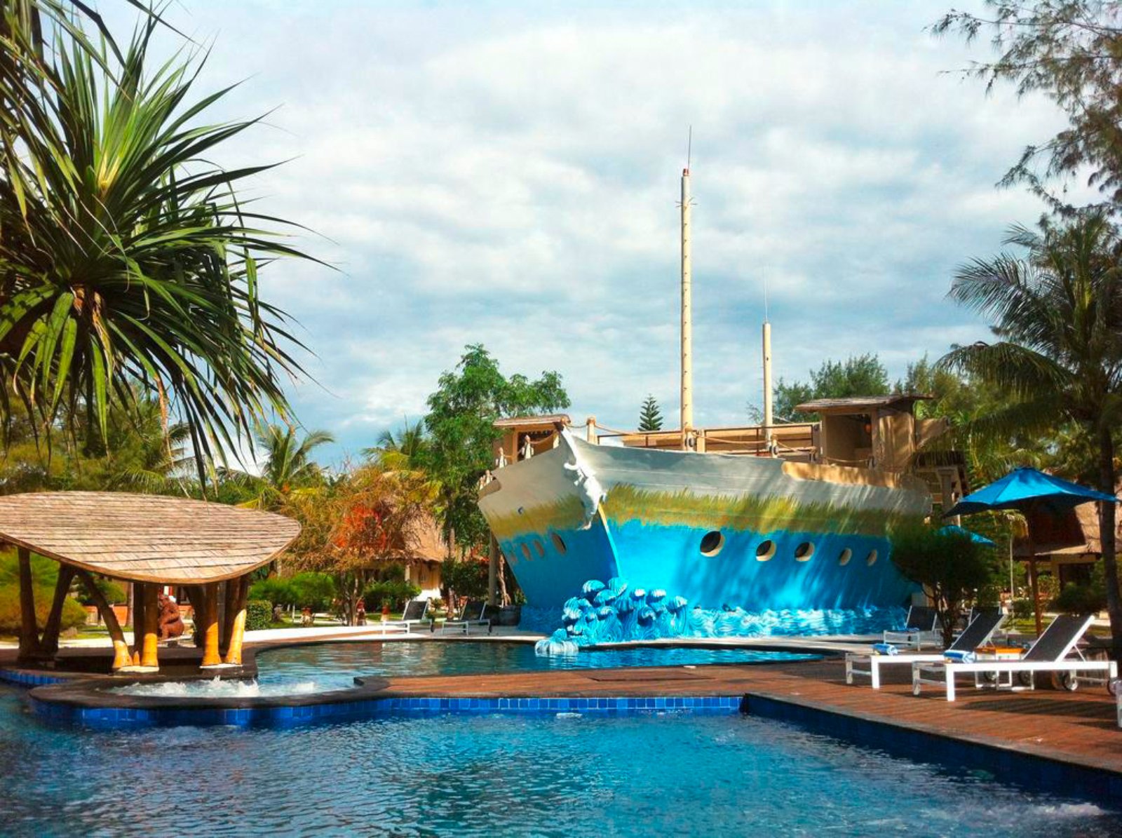 Jambuluwuk Oceano Resort 