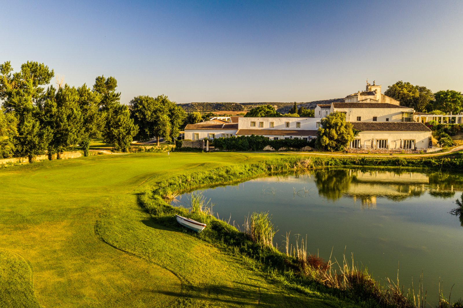 Borgo Di Luce I Monasteri Golf 