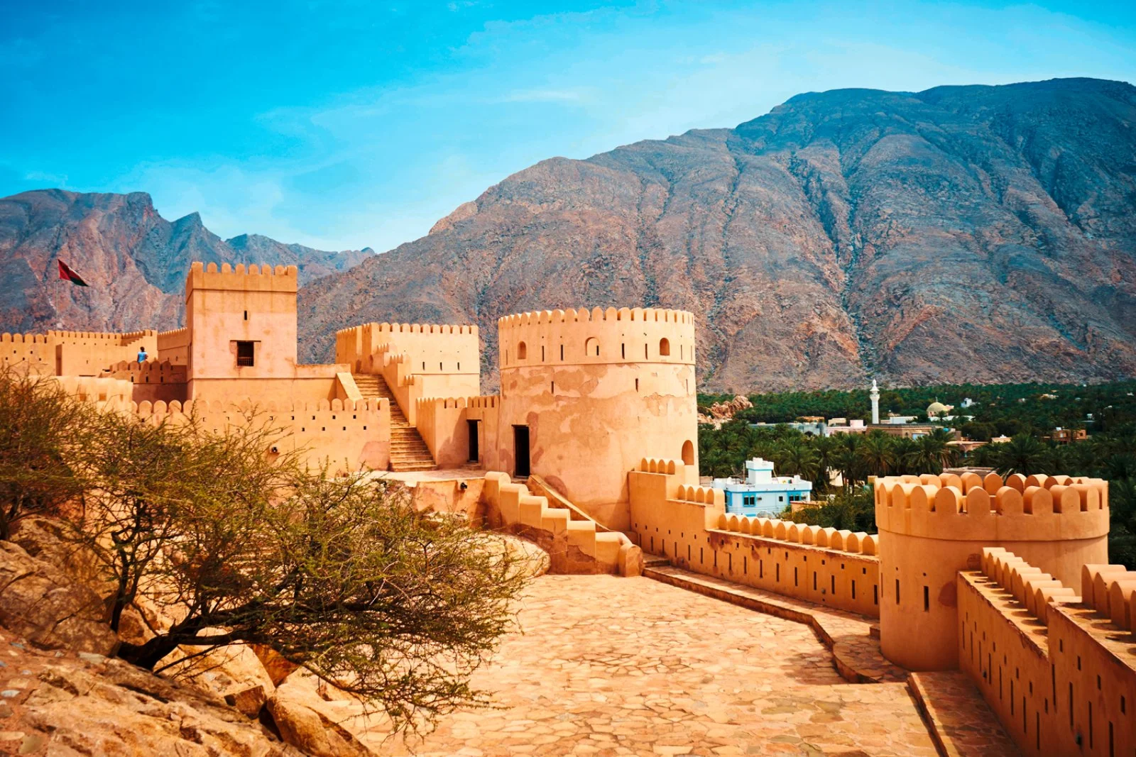 Muscat - Barka - Nakhal - Ain Thawara - Al HazmBarka - Ayn Al Kasfah - Muscat