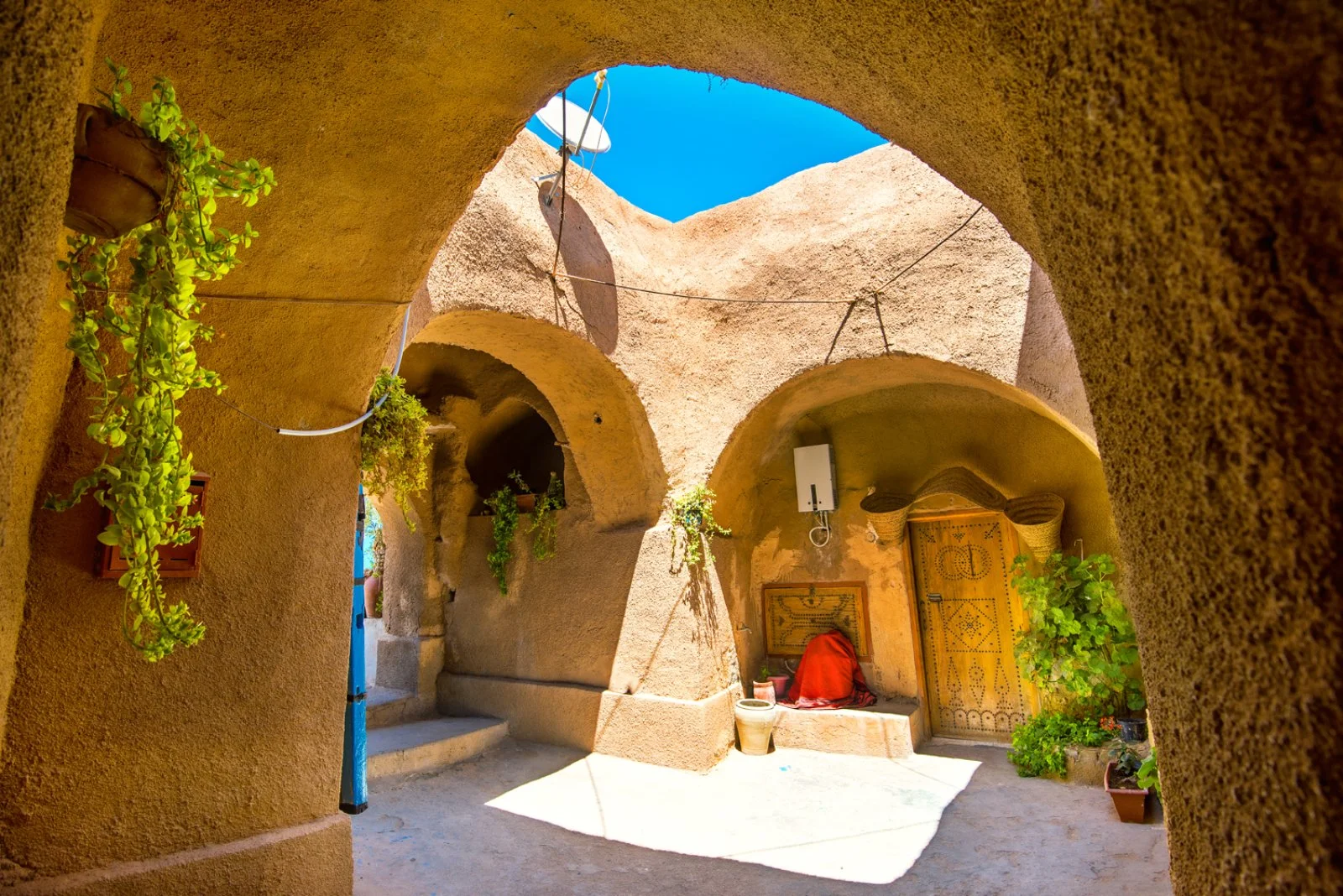 Kairouan - El Jem - Matmata - Toujene - Tataouine