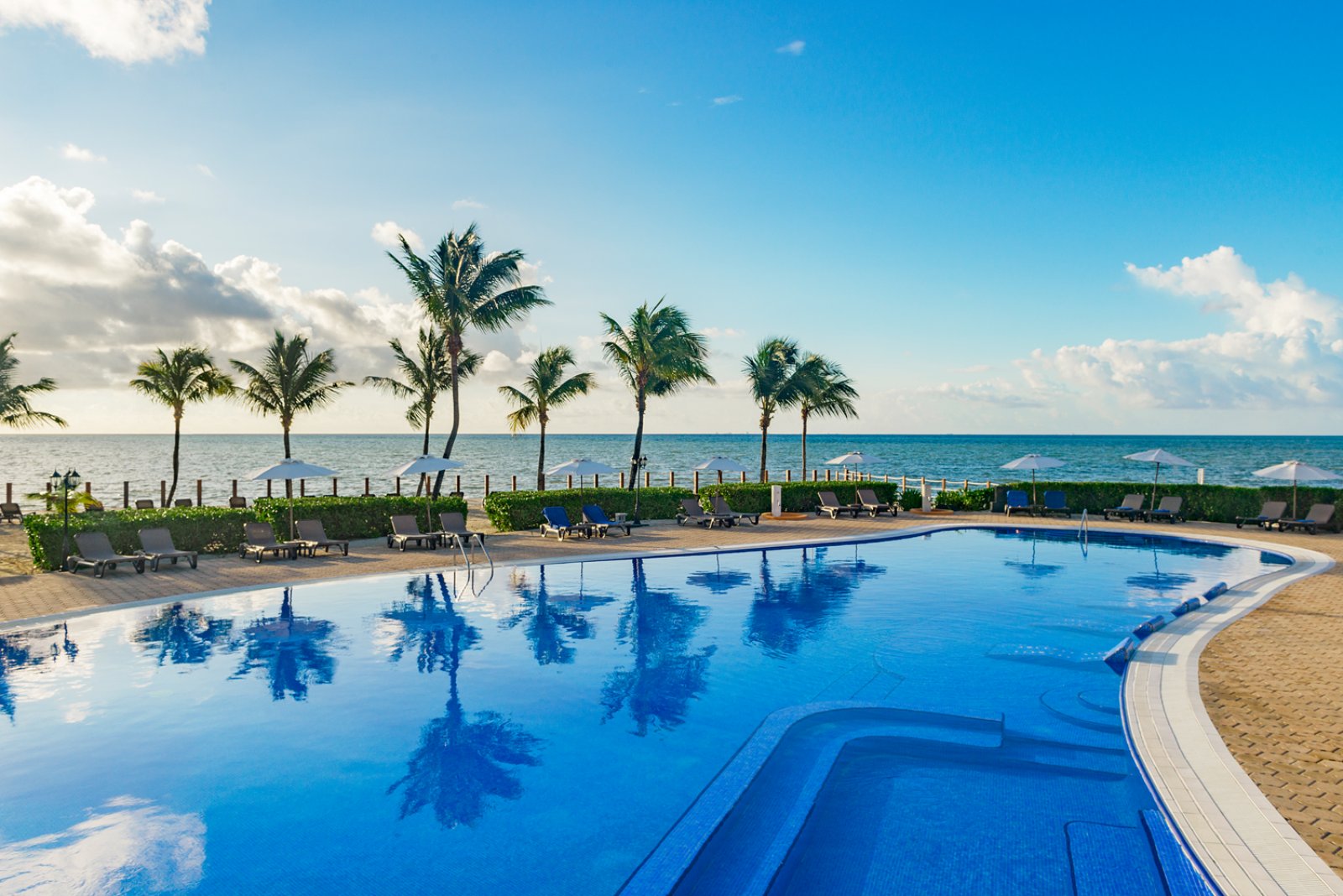 Searesort Ocean Maya Royale - Area Piscina