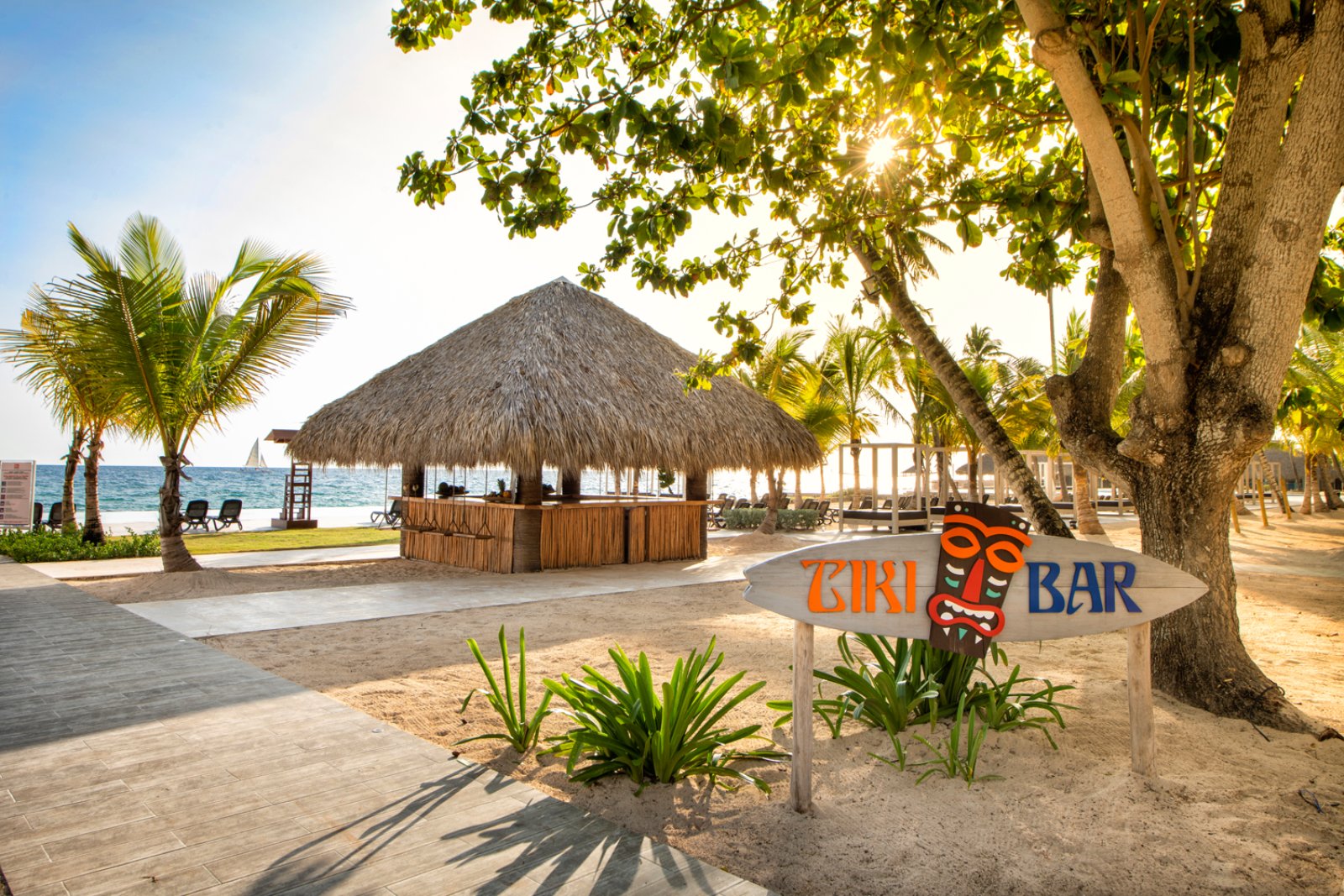 Viva Dominicus Village By Wyndham - Tiki Bar