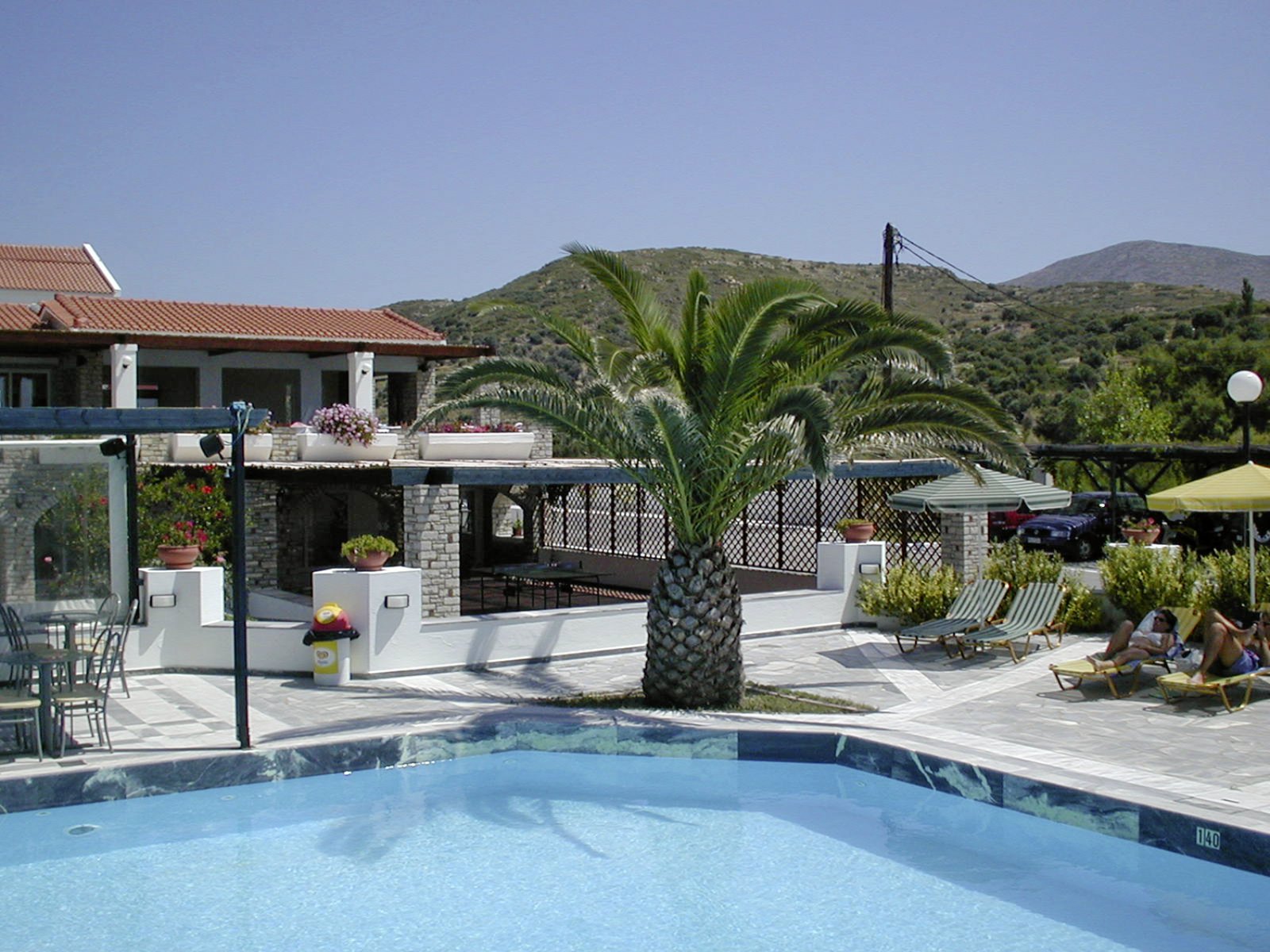 Zefiros Beach Hotel 