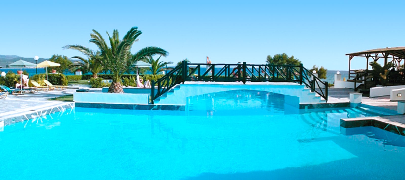 Zefiros Beach Hotel 