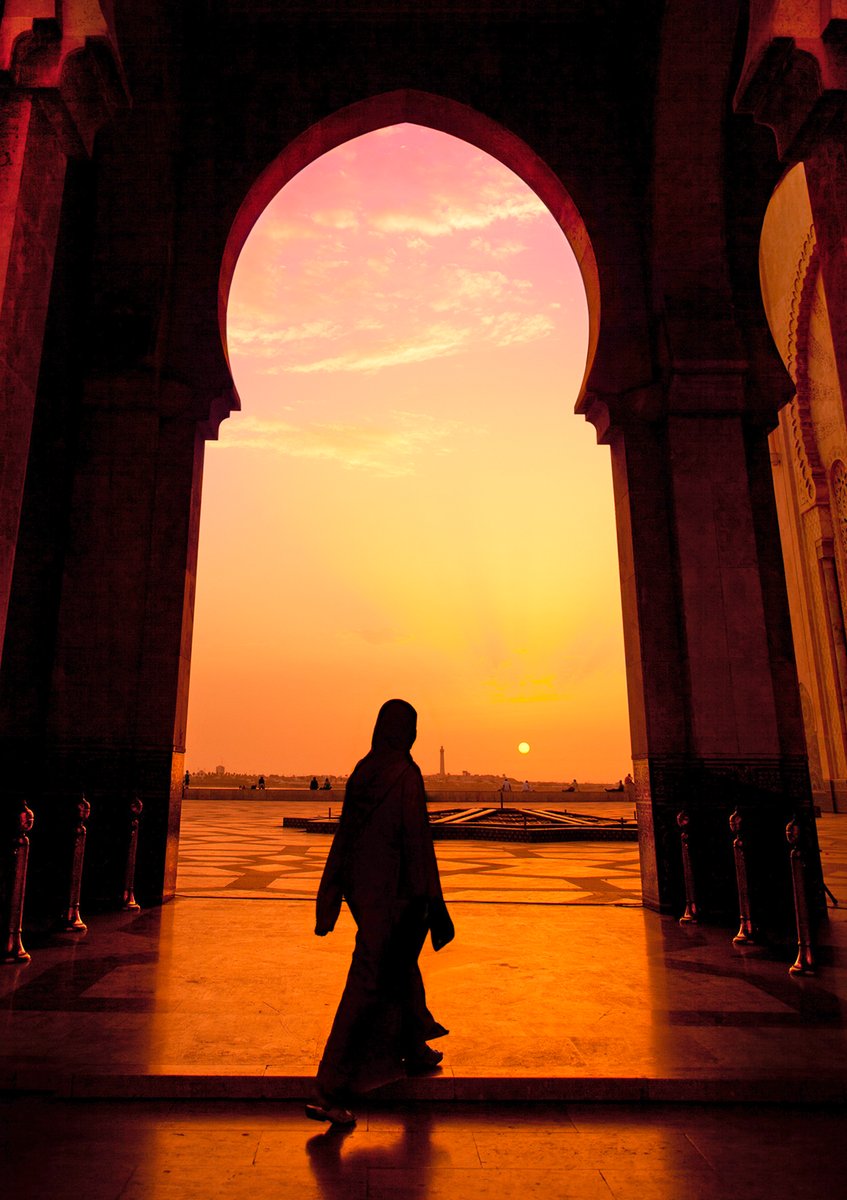 Intour Explore Citta Imperiali Casablanca Superior - Casablanca, Donna Al Tramonto