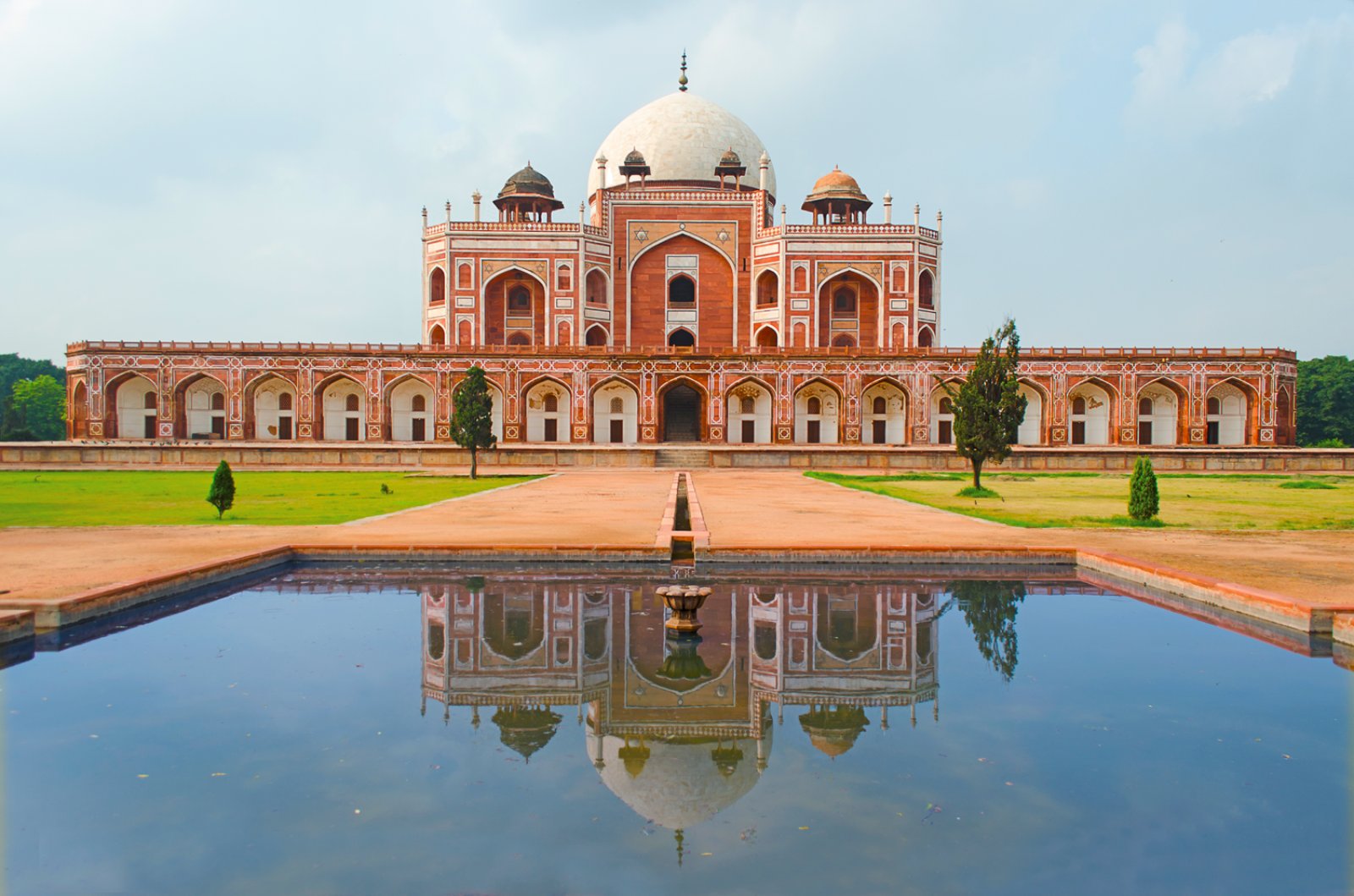 Voyager Sari - Delhi, Humanium Tomb