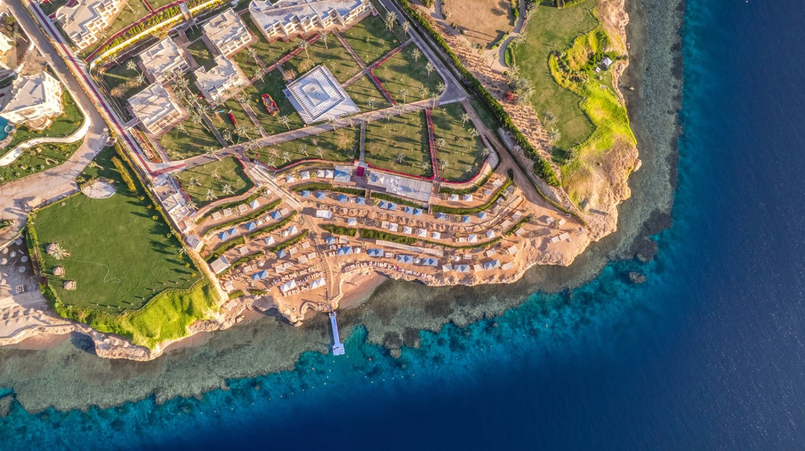 6rand Oasis Beach Resort 