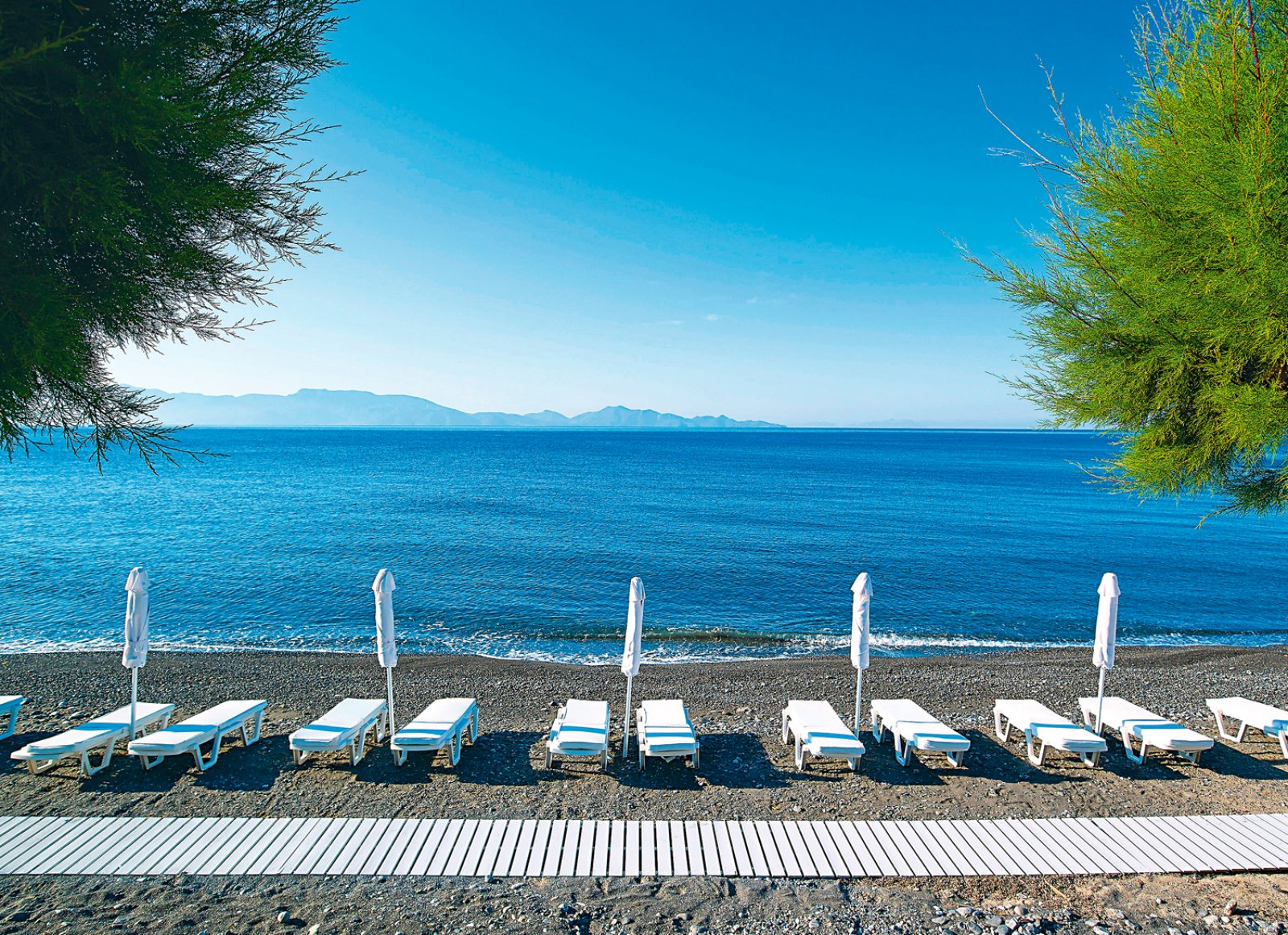 Dimitra Beach Hotel & Suites 