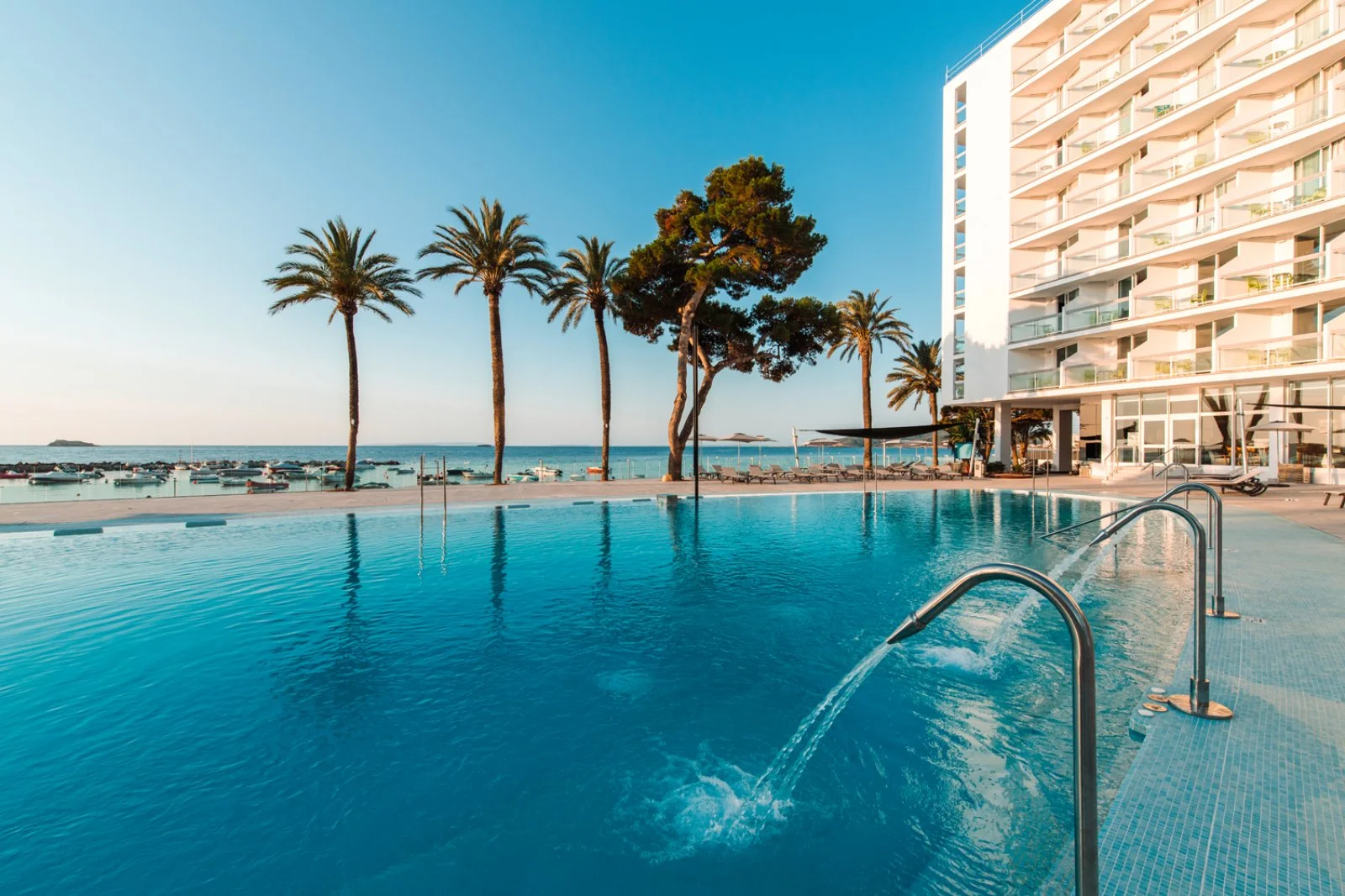 Searesort The Ibiza Twiins 