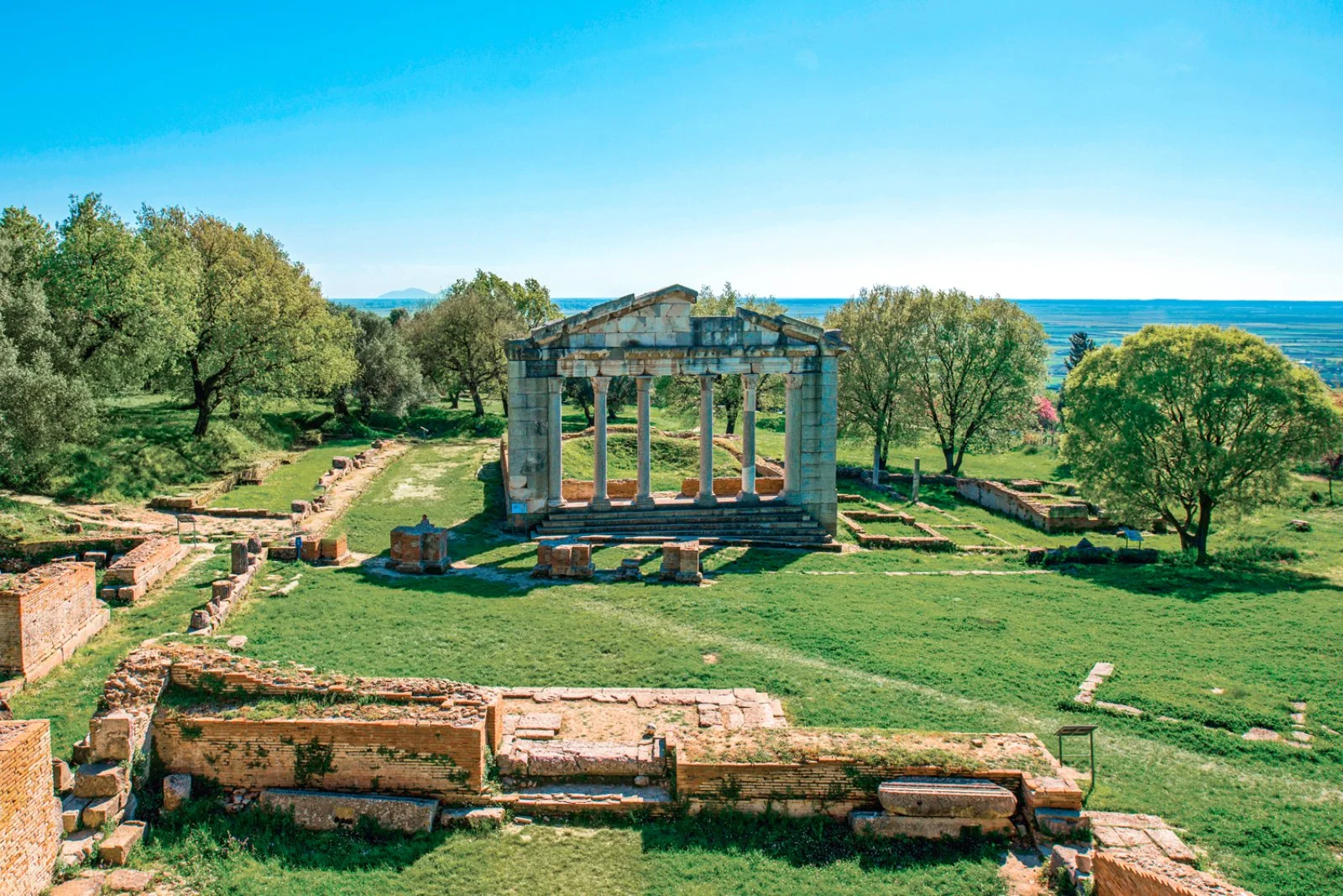 Intour Il Paese Delle Aquile - Apollonia