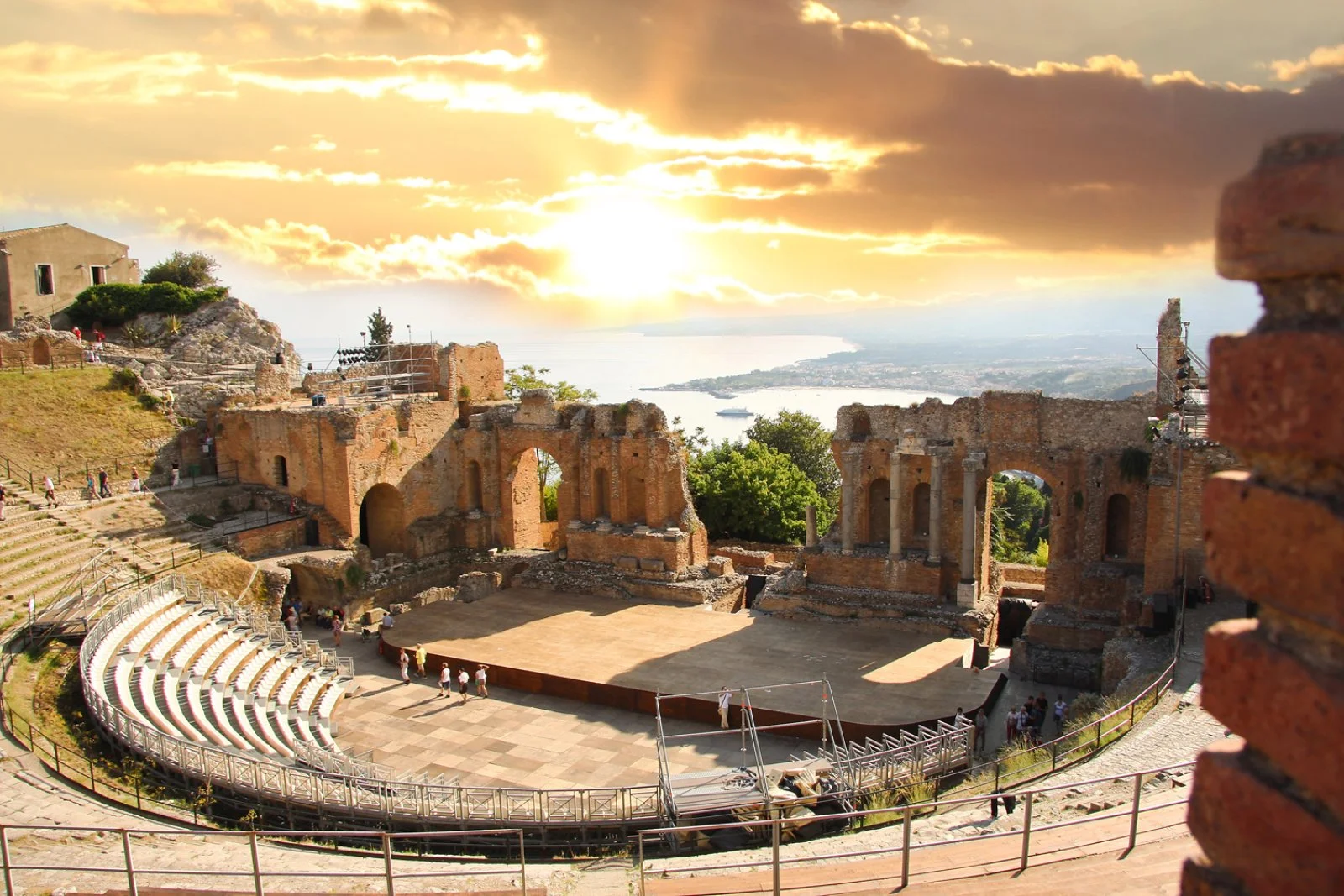 ETNA/TAORMINA/CATANIA (145 KM)