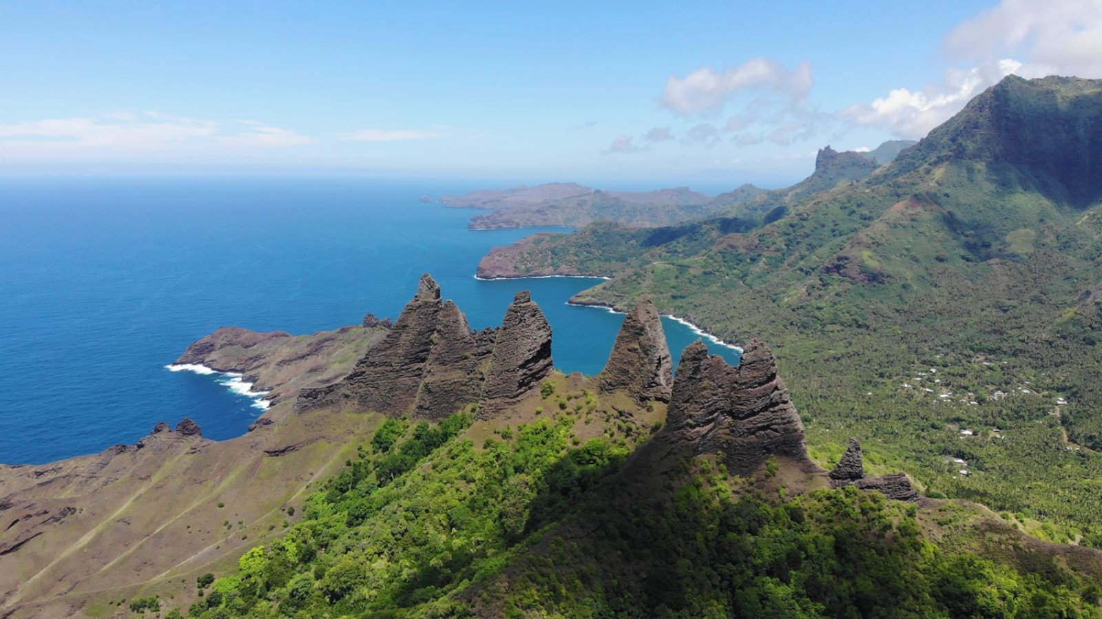 Nuku Hiva Explorer 