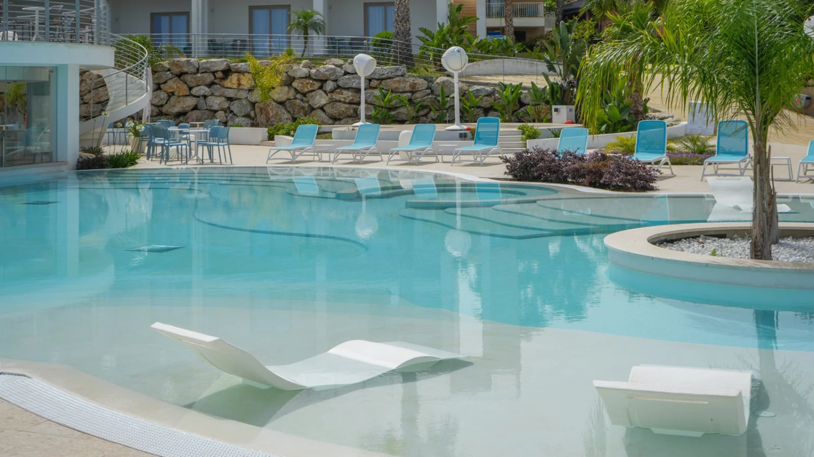 Alpiclub Costa Degli Dei Resort Capo Vaticano - Una Delle Piscine