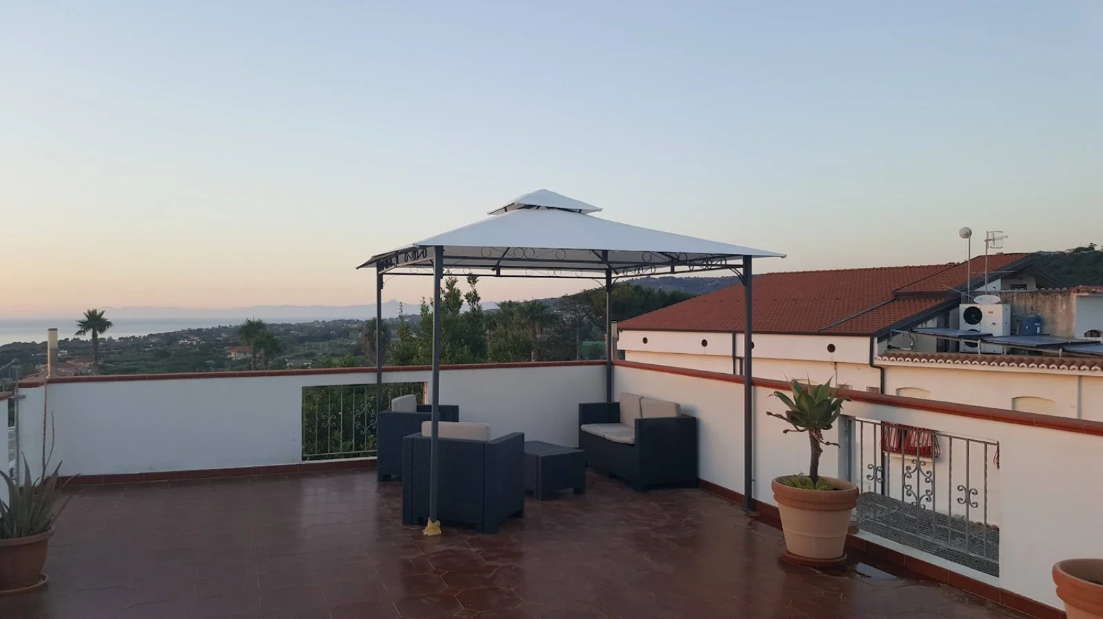 Eolo Sunrise Hotel 