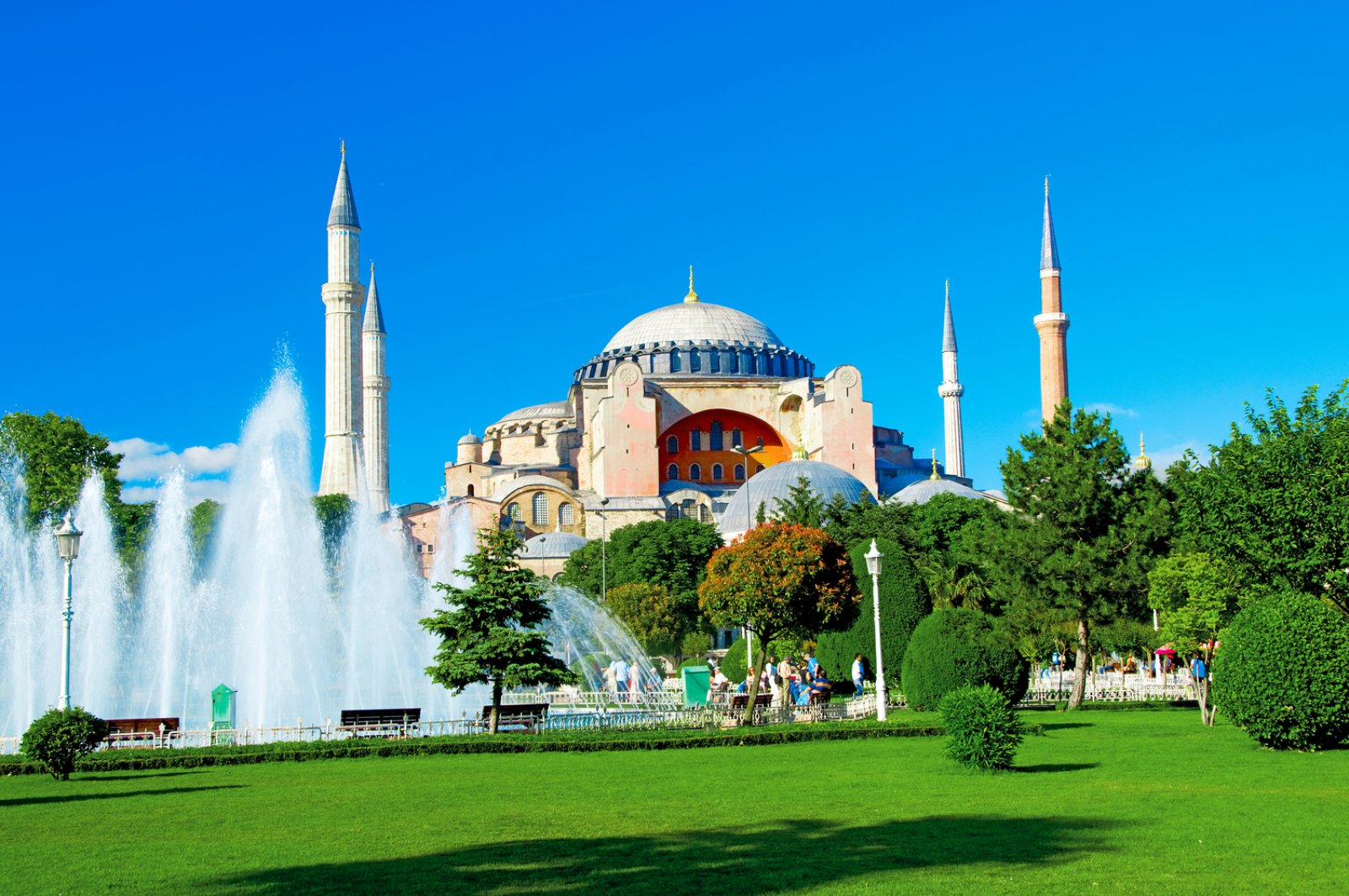 Orme Ottomane Con Accompagnatore - Istanbul, Basilica E Museo Di Santa Sofia