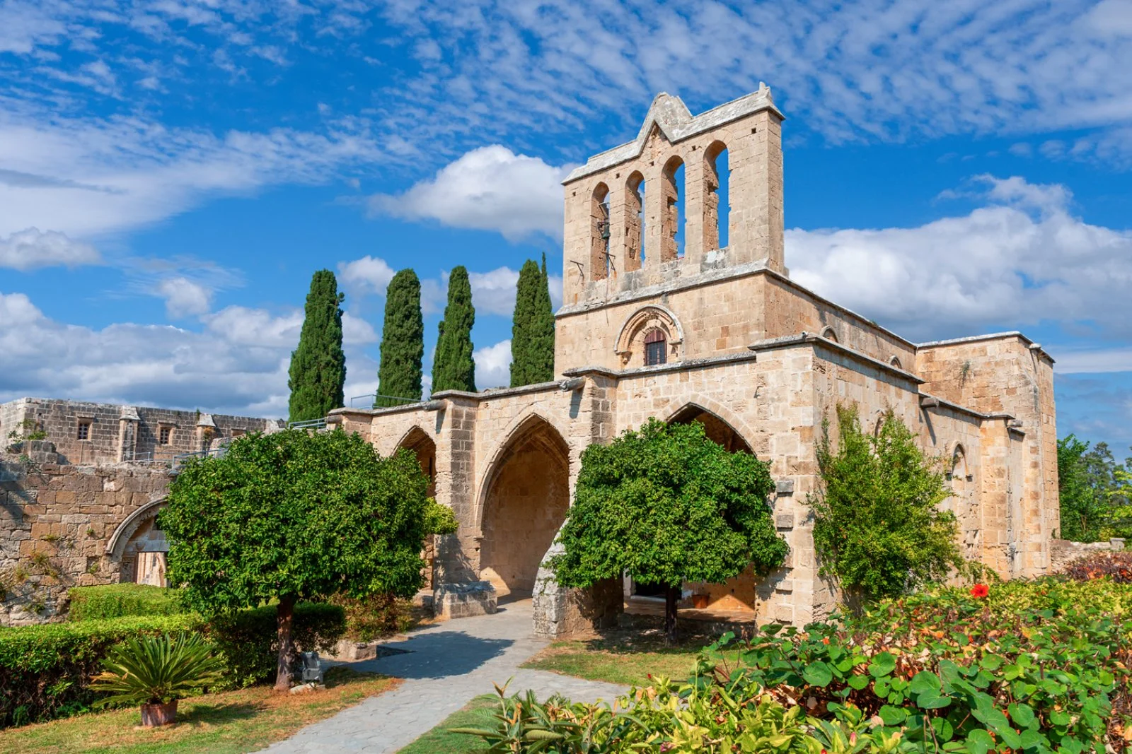Alpiexplo' Minitour Cipro Nord Segreta - Monastero Di Bella Pais - Kyrenea Alpiexplo' Minitour Cipro Nord Segreta - Monastero Di Bella Pais - Kyrenea