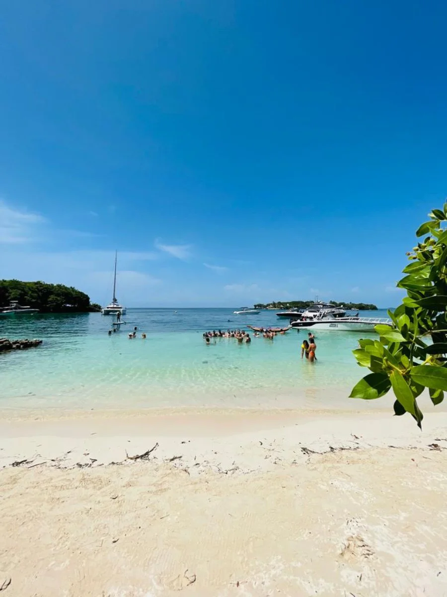 BARÙ/ISLAS DEL ROSARIO/BARÙ (20 km)