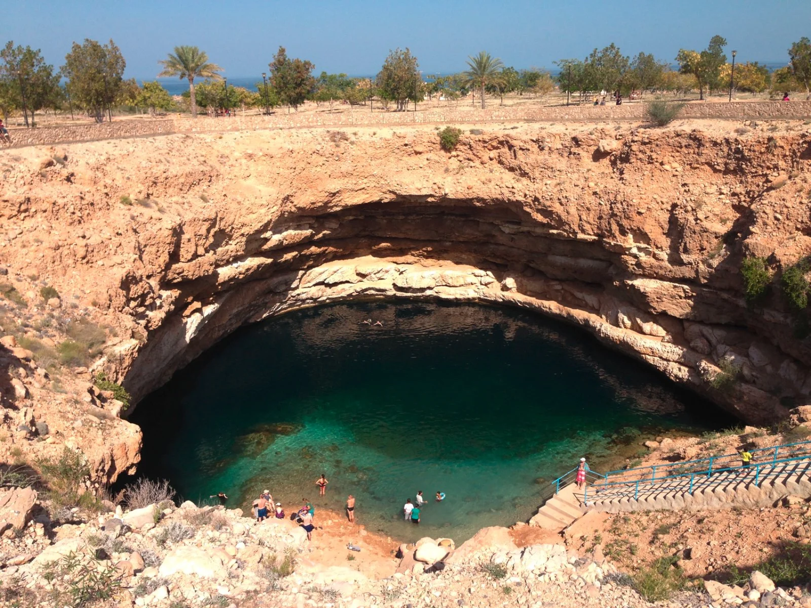 Muscat - Bimah Sinkhole - Wadi Shab - Wadi Tiwi - Ras Al Jinz - Sur