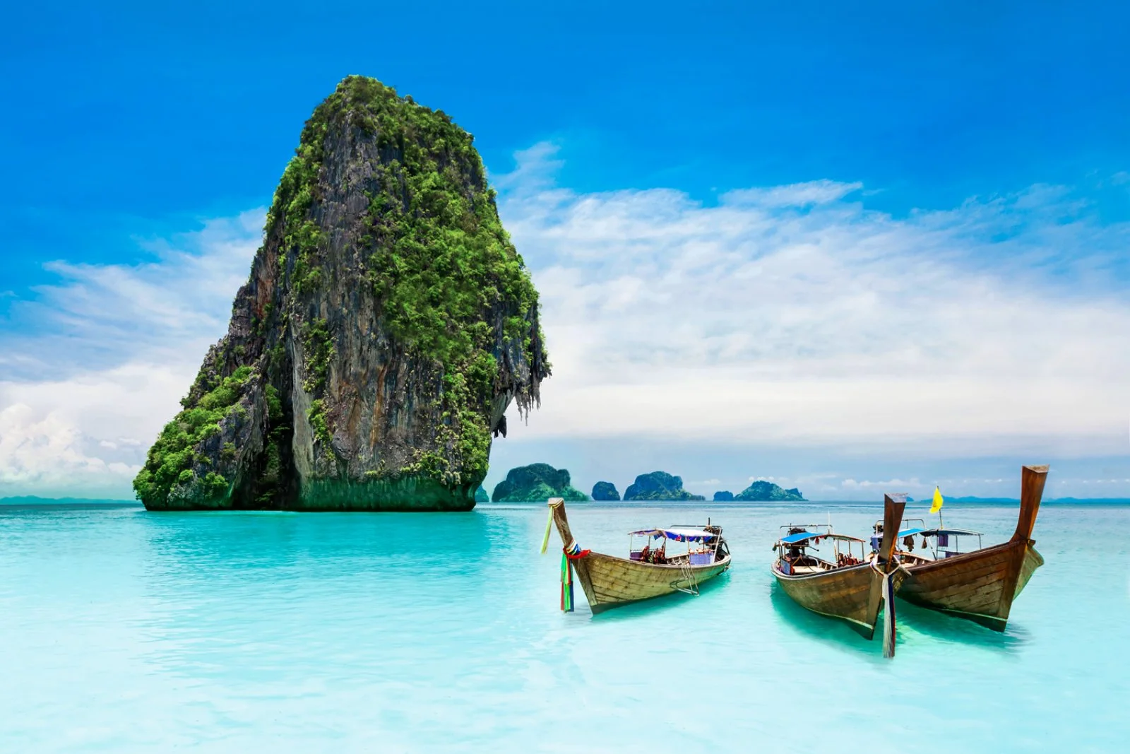 Bangkok E I Templi Di Angkor - Phi Phi Island