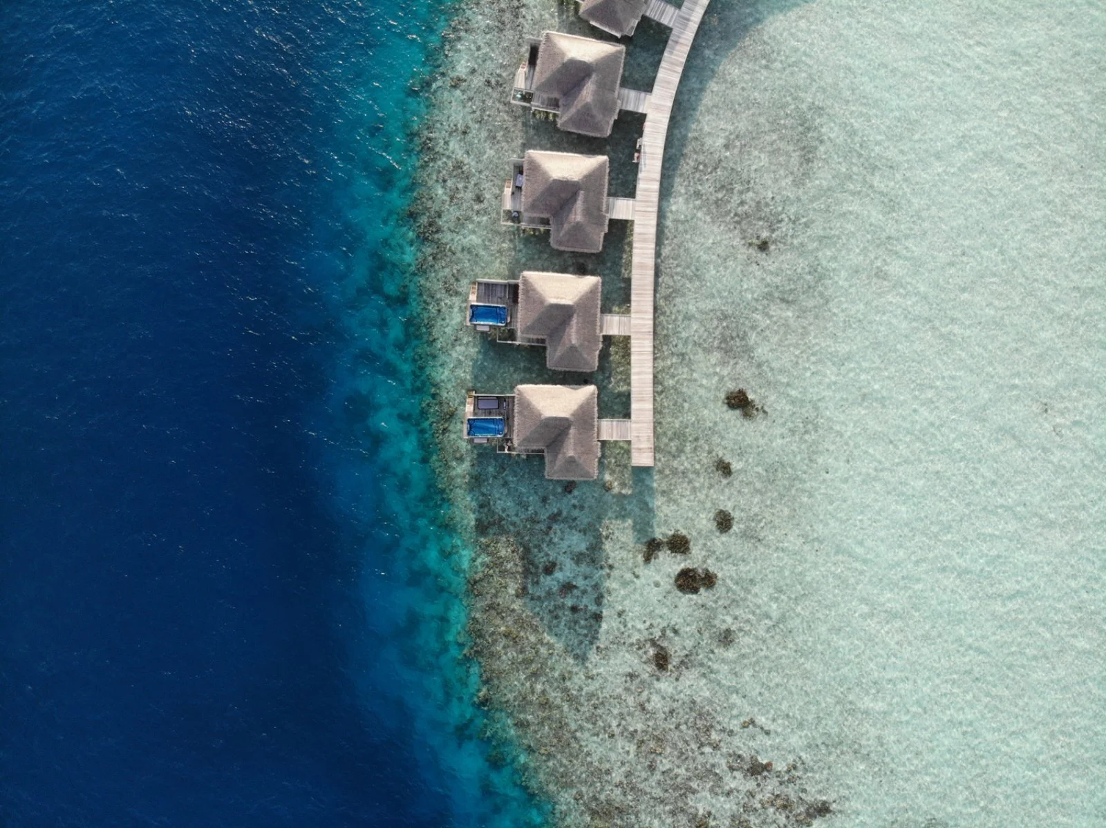 Cocogiri Island Resort 