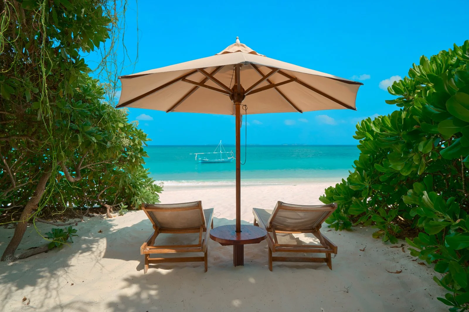 The Barefoot Eco Hotel 