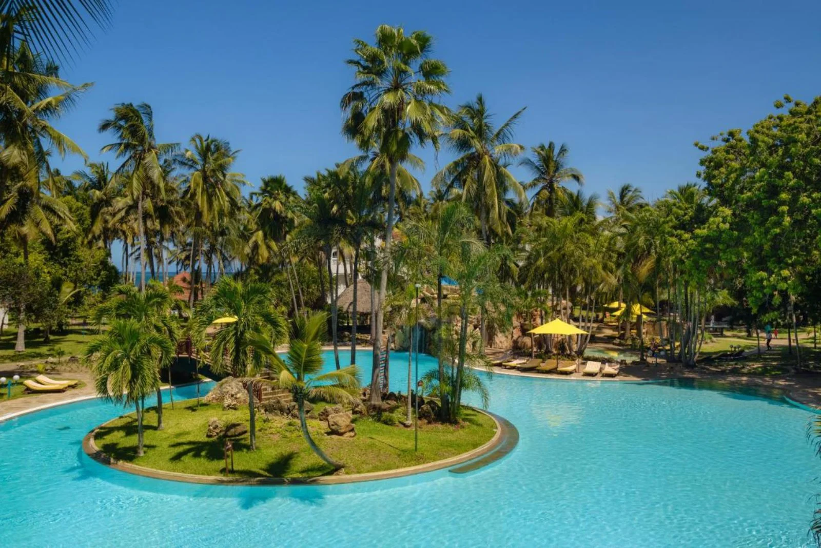 Sarova Whitesands Resort&Spa 