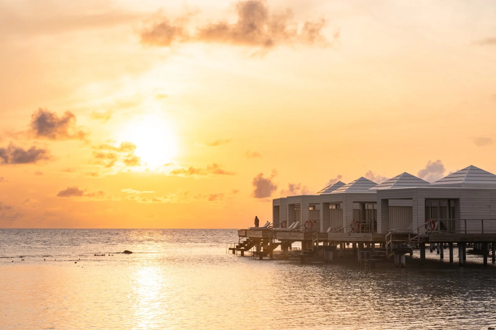Seaclub Sandies Bathala Resort 